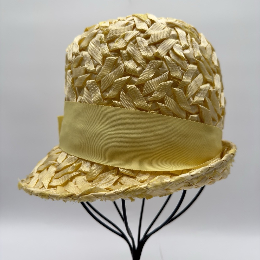 Vintage 1960s Ladies Union Made Straw Hat with Yellow Bow - Picture 4 of 8